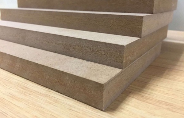 Gia chủ nên dùng những loại gỗ công nghiệp như HDF khi xây nhà